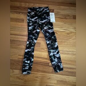 Lululemon NWT Wunder Under HR Tight 25” inseam. Discontinued pattern.Ships fast!